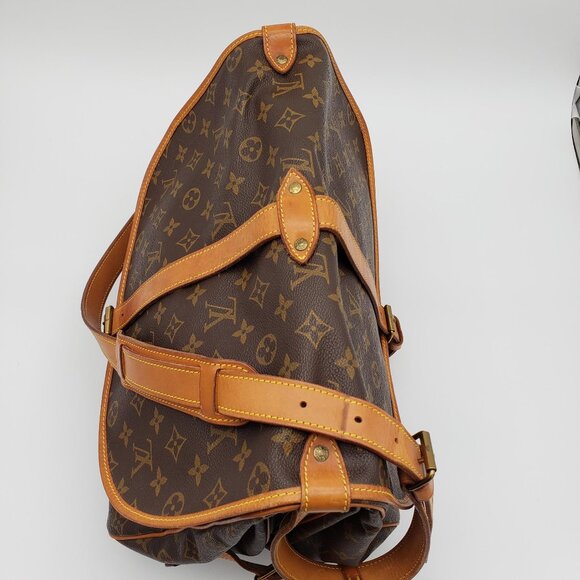LOUIS VUITTON Saumur 35 Monogram Shoulder Bag 420-102025 - Picture 4 of 15